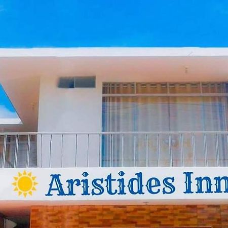 הווארמי Aristides Inn מראה חיצוני תמונה